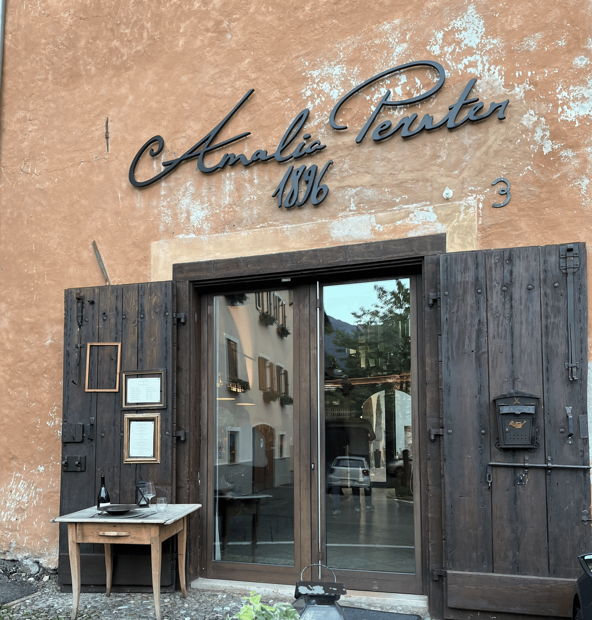 CENA ITINERANTE IN SARTORIA: UN VIAGGIO TRA TRADIZIONE E INNOVAZIONE